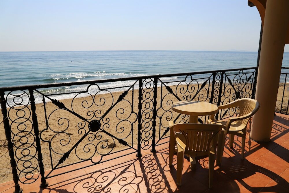 Фото Апартаменты Menada Atrium