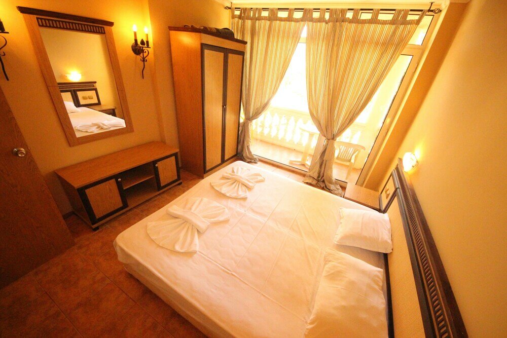 Фото Апартаменты Menada Atrium