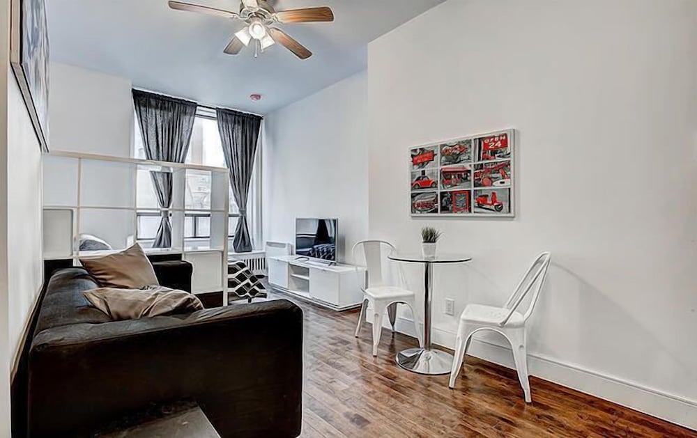 Фото Destination Stays Montreal Downtown