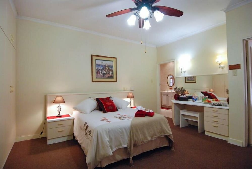 Hotel Sun Bell Lodge, Capetown, photo