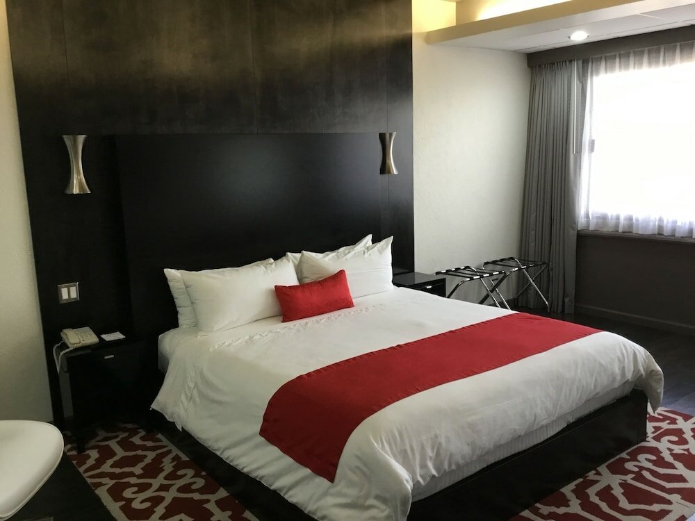 Фото Hotel Pueblo Amigo Plaza & Casino