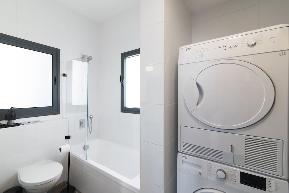 Фото Mr. Promenade - by Tlv2go