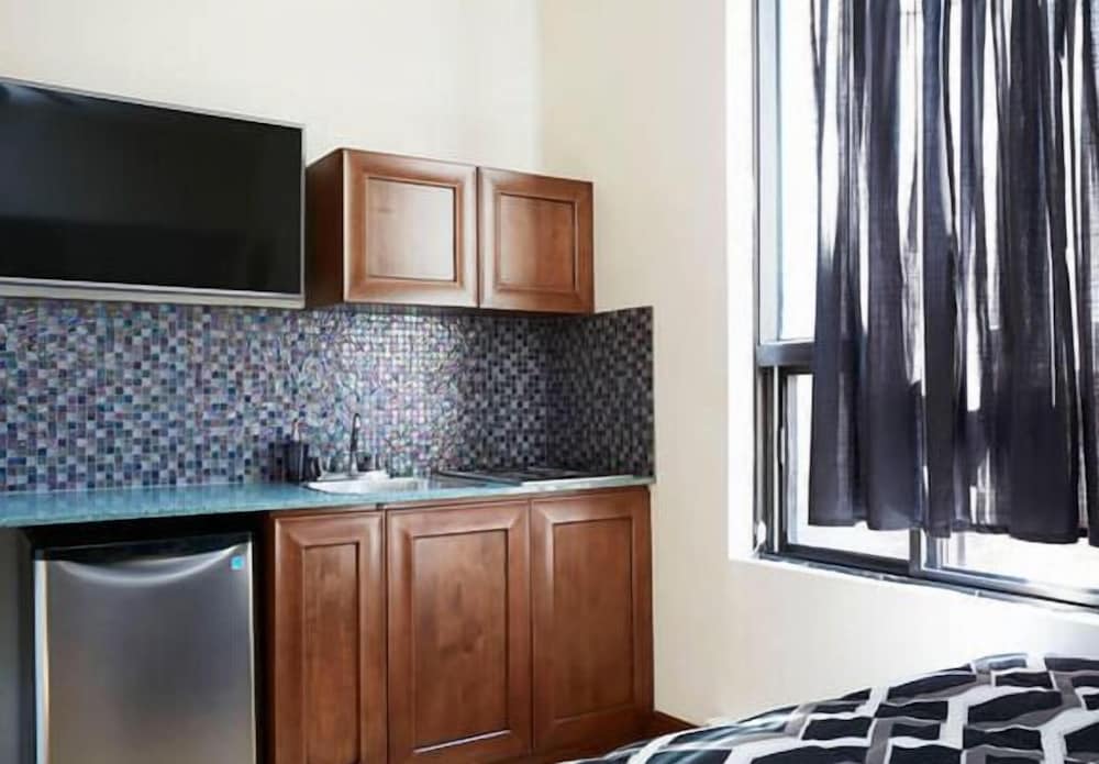 Фото Destination Stays Montreal Downtown