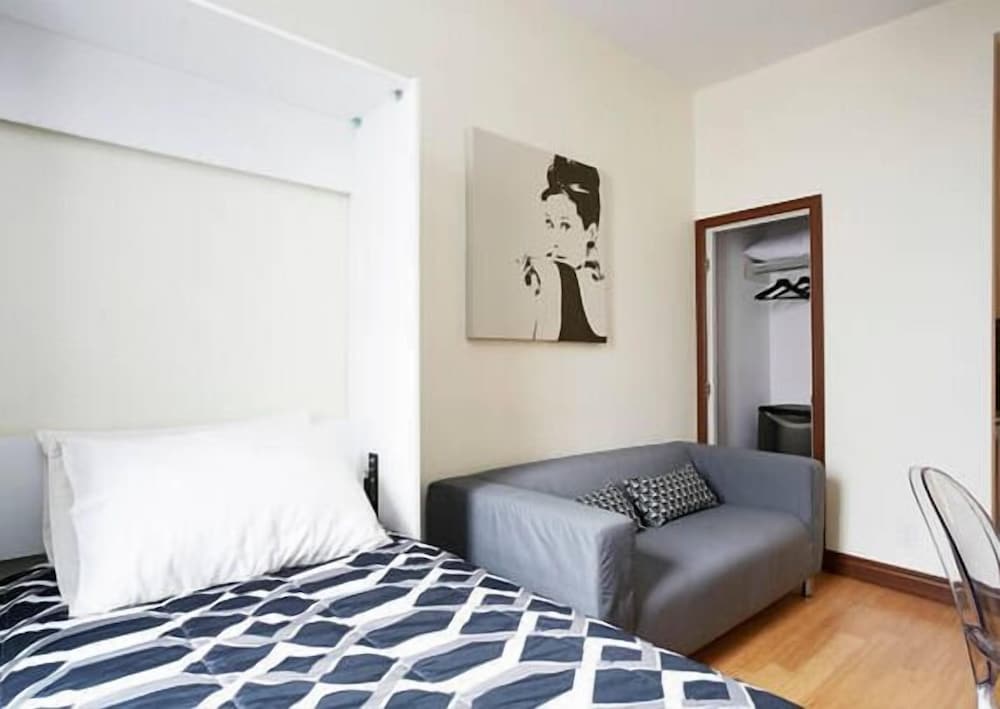 Фото Destination Stays Montreal Downtown