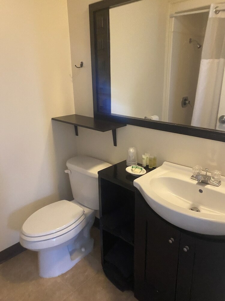 Фото The Montrose Hotel