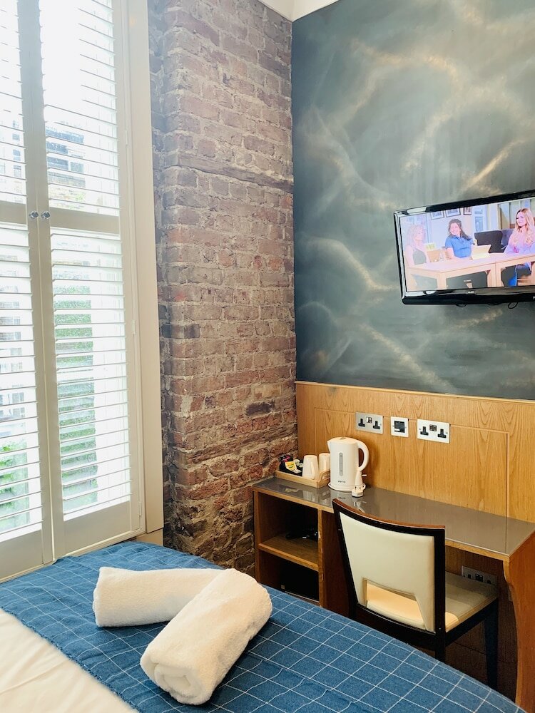 Фото The Melville Hotel by Rokxy - Kings Cross