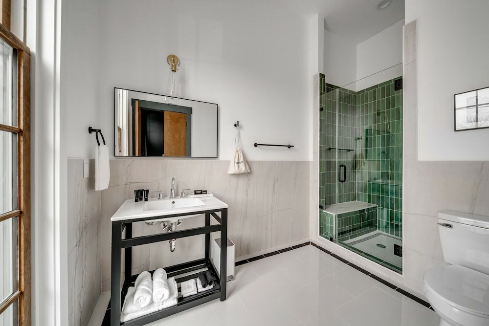 Фото The Emerald Boutique Stays