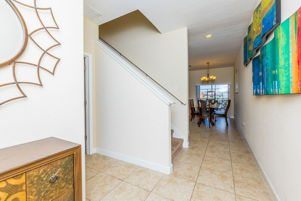 Фото Contemporary 4 Bed 3 Bath Town Home With Upgrades, Private Pool i Close to Disney, Shopping