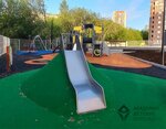 Академия детских площадок (Tankistov Street, 11) ، معدات الملاعب