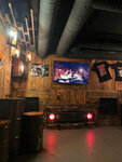 В гараже (ulitsa Bredova, 5А), bar, pub