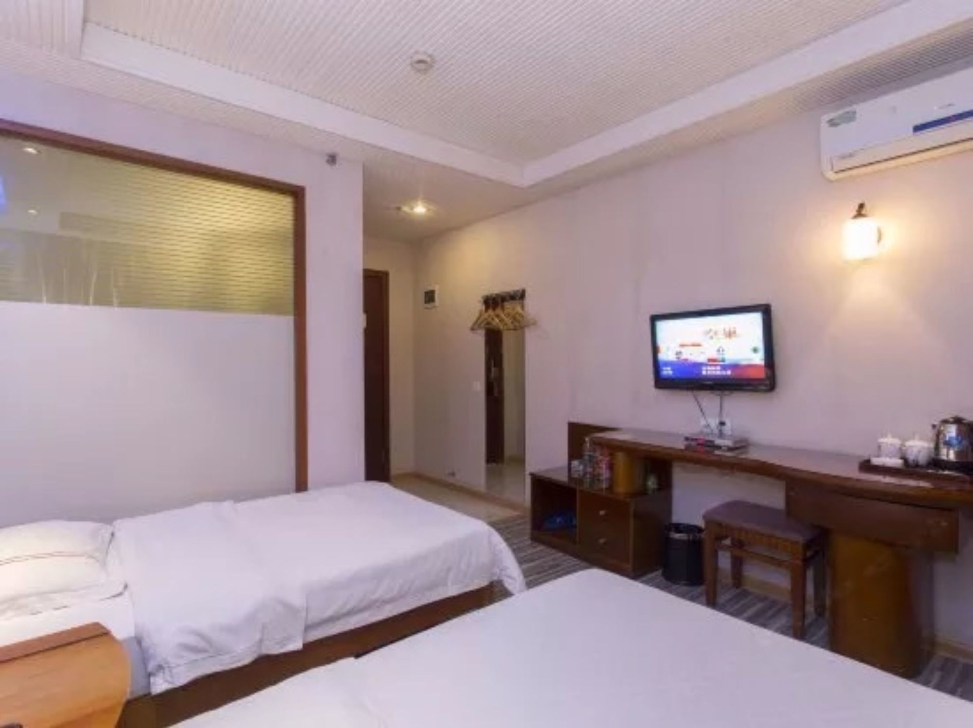 Фото Kaiserdom Changsha West Bus Terminal