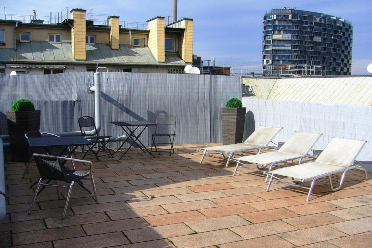 Фото отеля 1