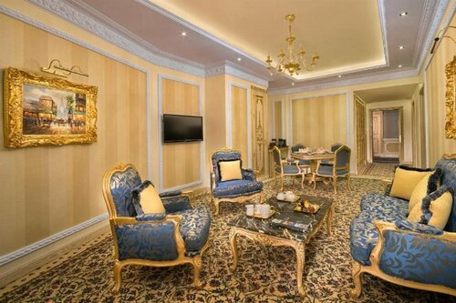 Гостиница Royal Rose Abu Dhabi, a Curio Collection by Hilton в Абу-Даби