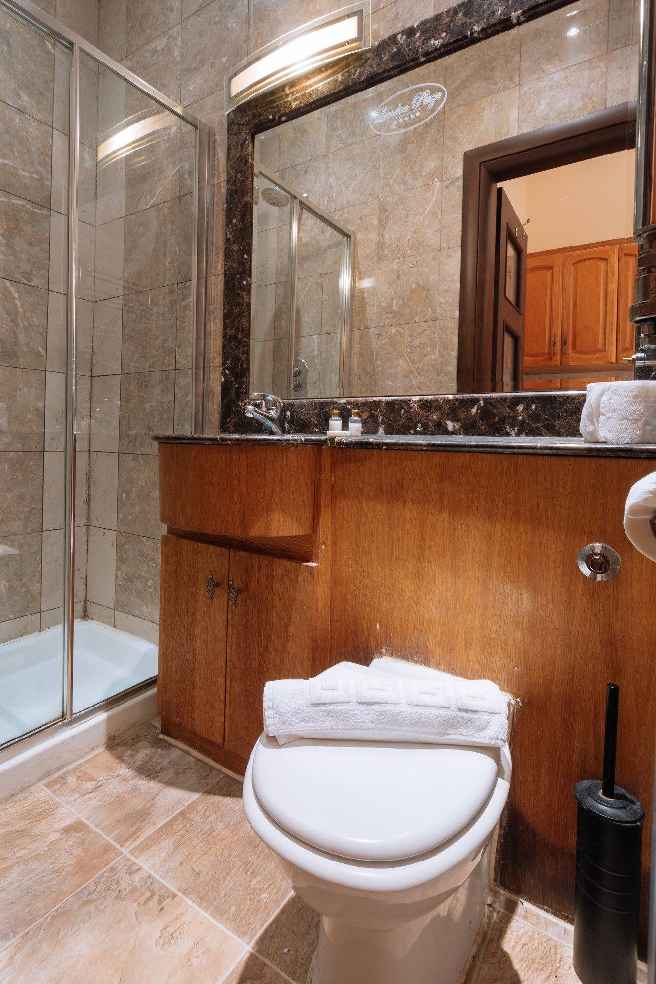 Фото London Plaza Serviced Apartments