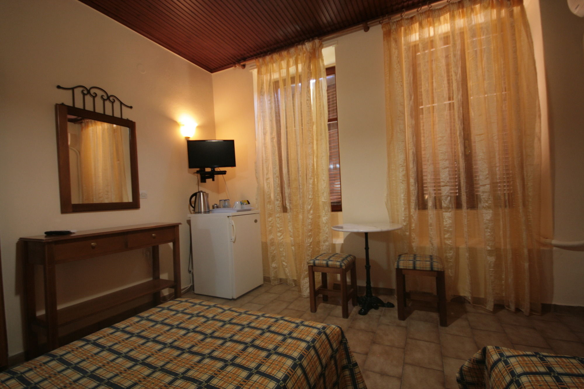 Фото Helena Hotel