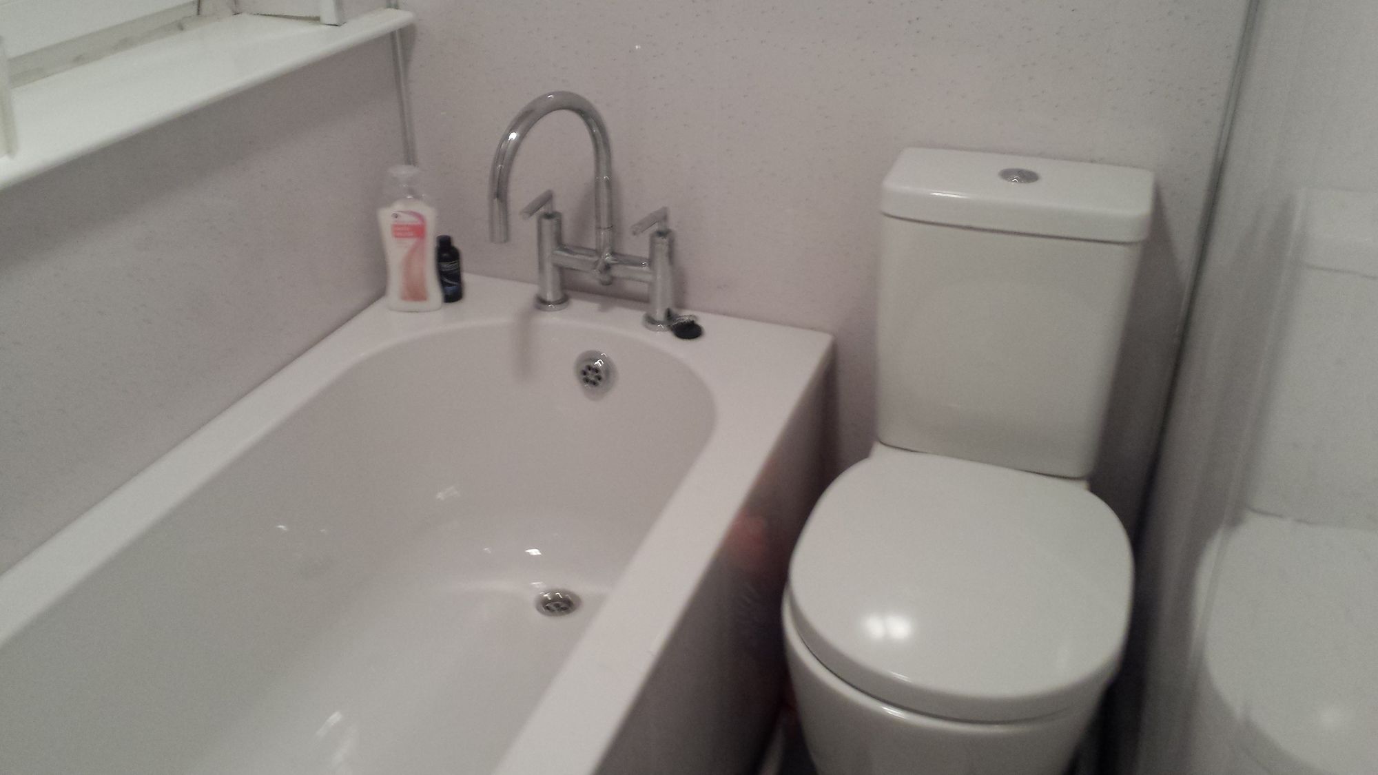 Фото Glasgow Hampden Garden Apartment