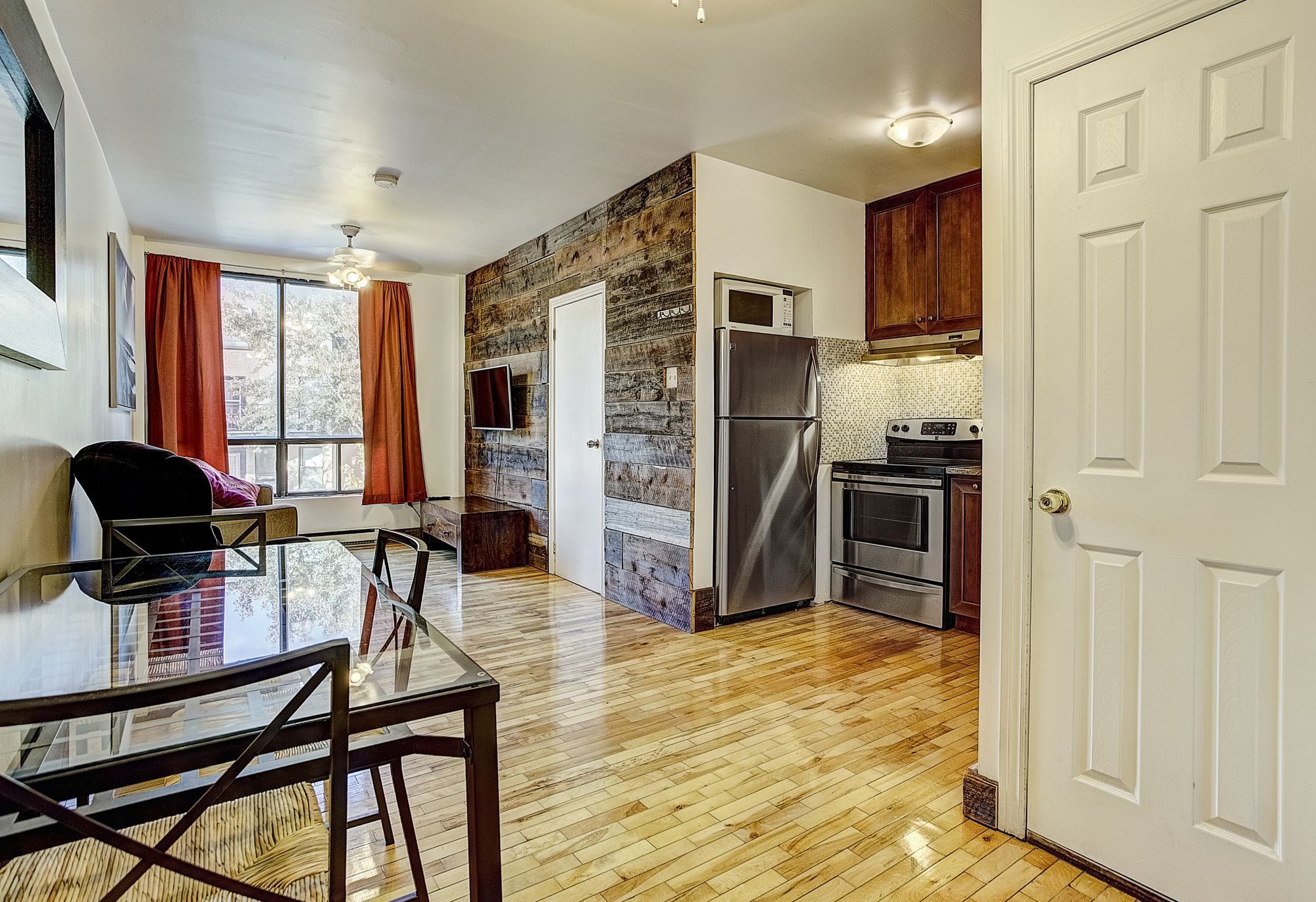 Фото Destination Stays Griffintown Montreal