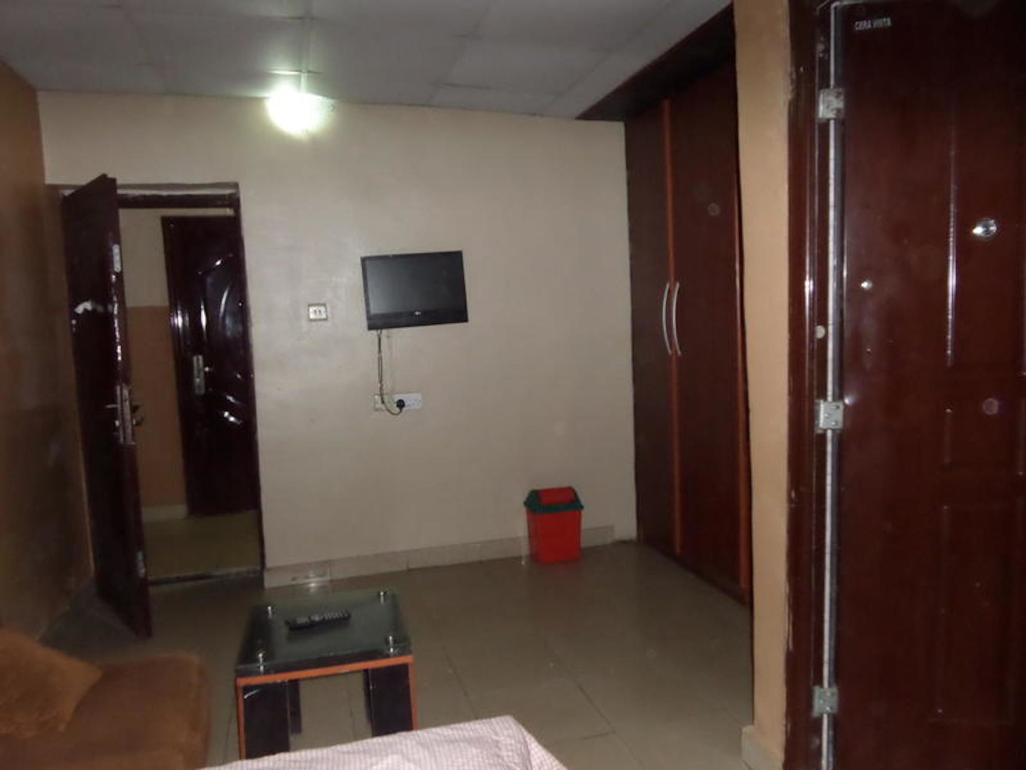 Фото B & S Hotel