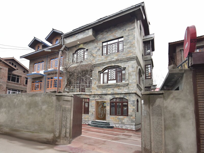 Гостиница Oyo 5395 Maple Inn Resort в Сринагаре