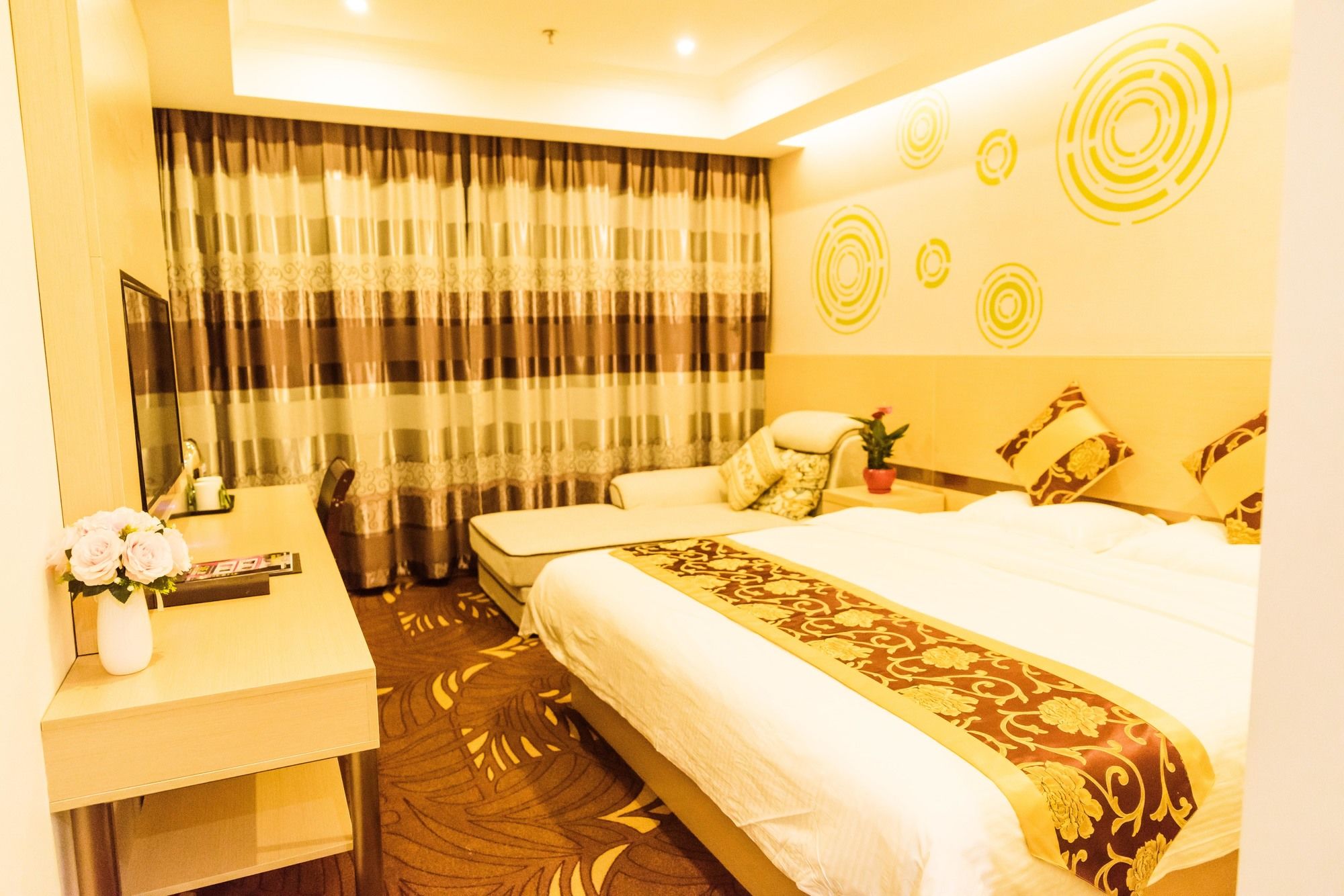 Фото GreenTree Express Hotel Shanghai Zhoupu Shenmei East Road Subway Station