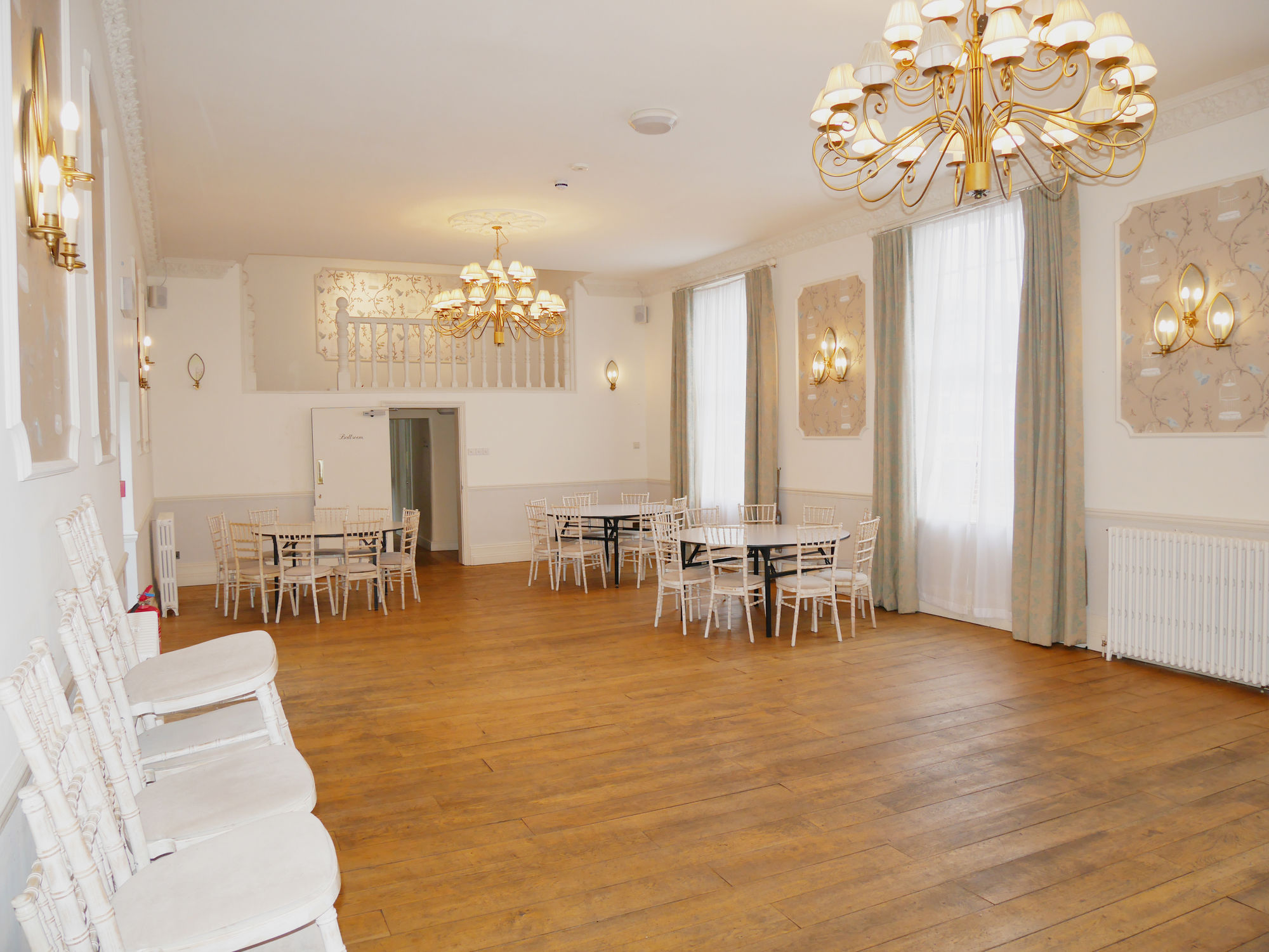 Фото The Angel Hotel