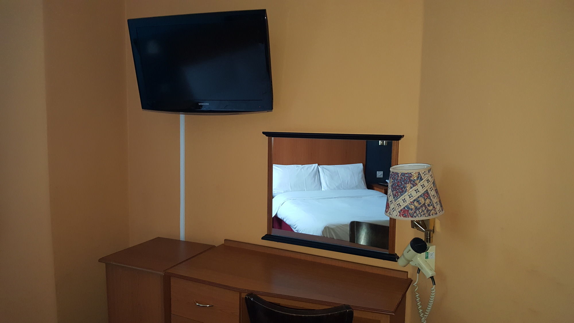 Фото Chatsworth Hotel