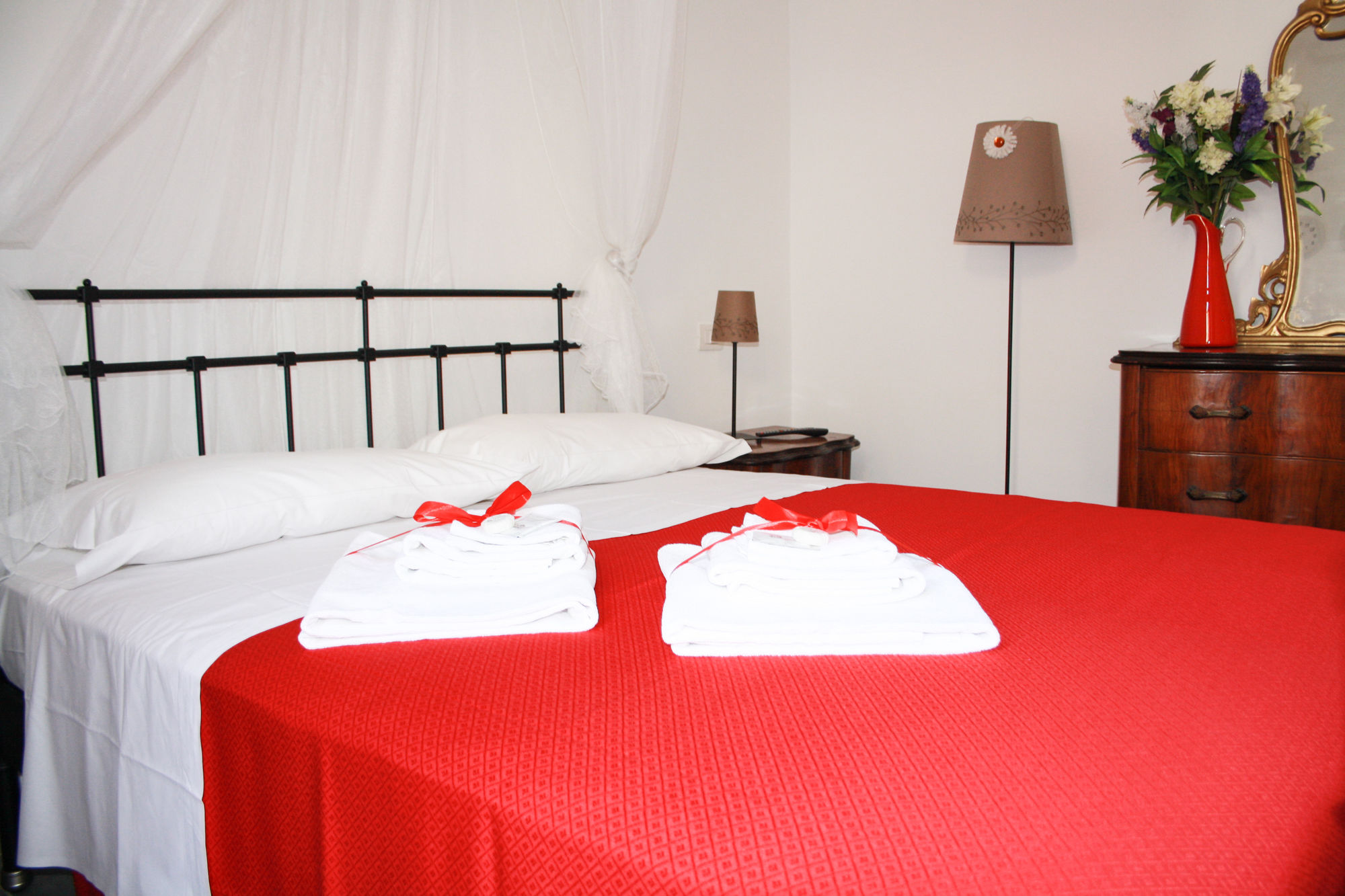 Фото Salotto Piramide B&b