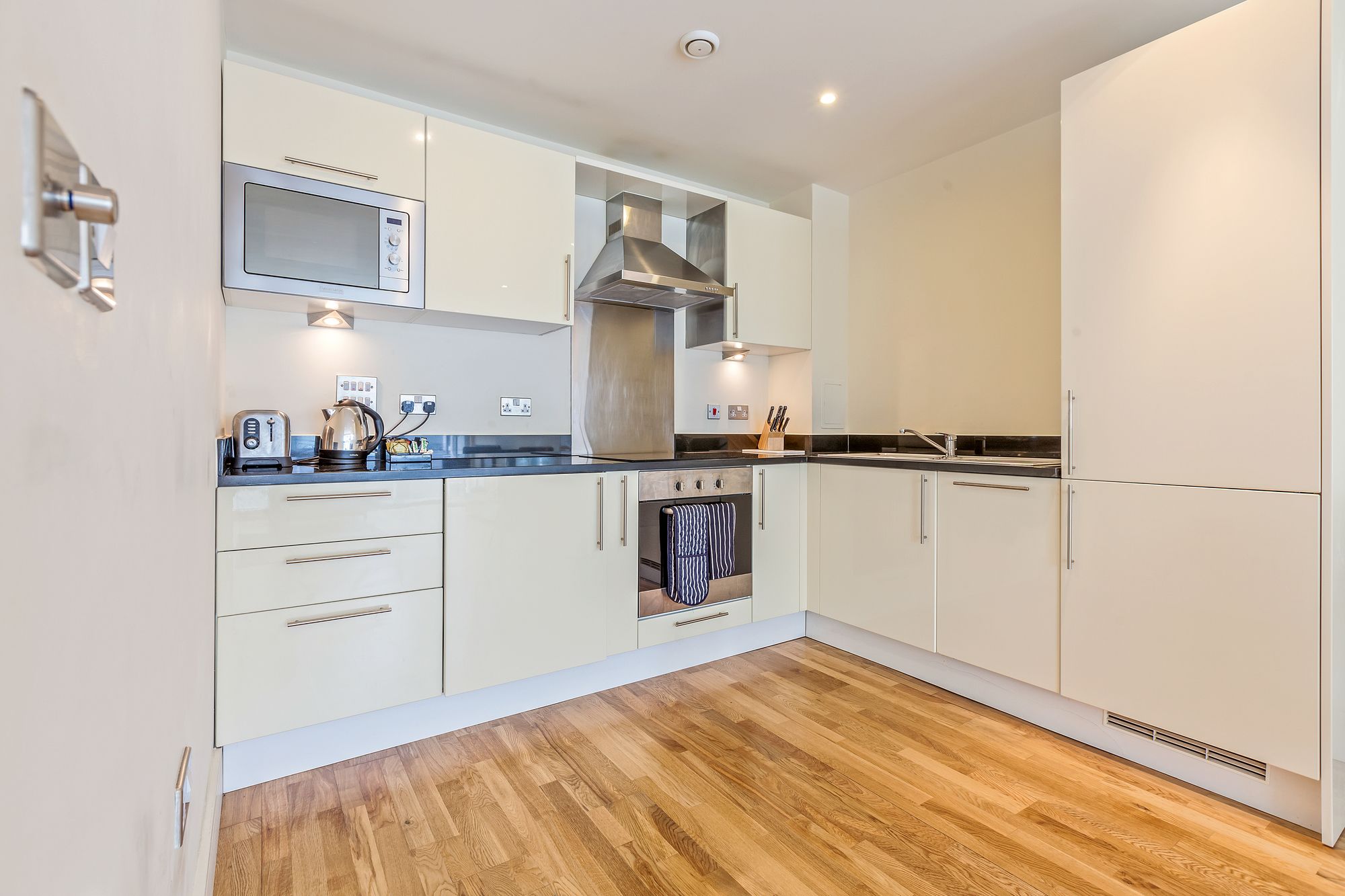 Фото Lanterns Court by BridgeStreet