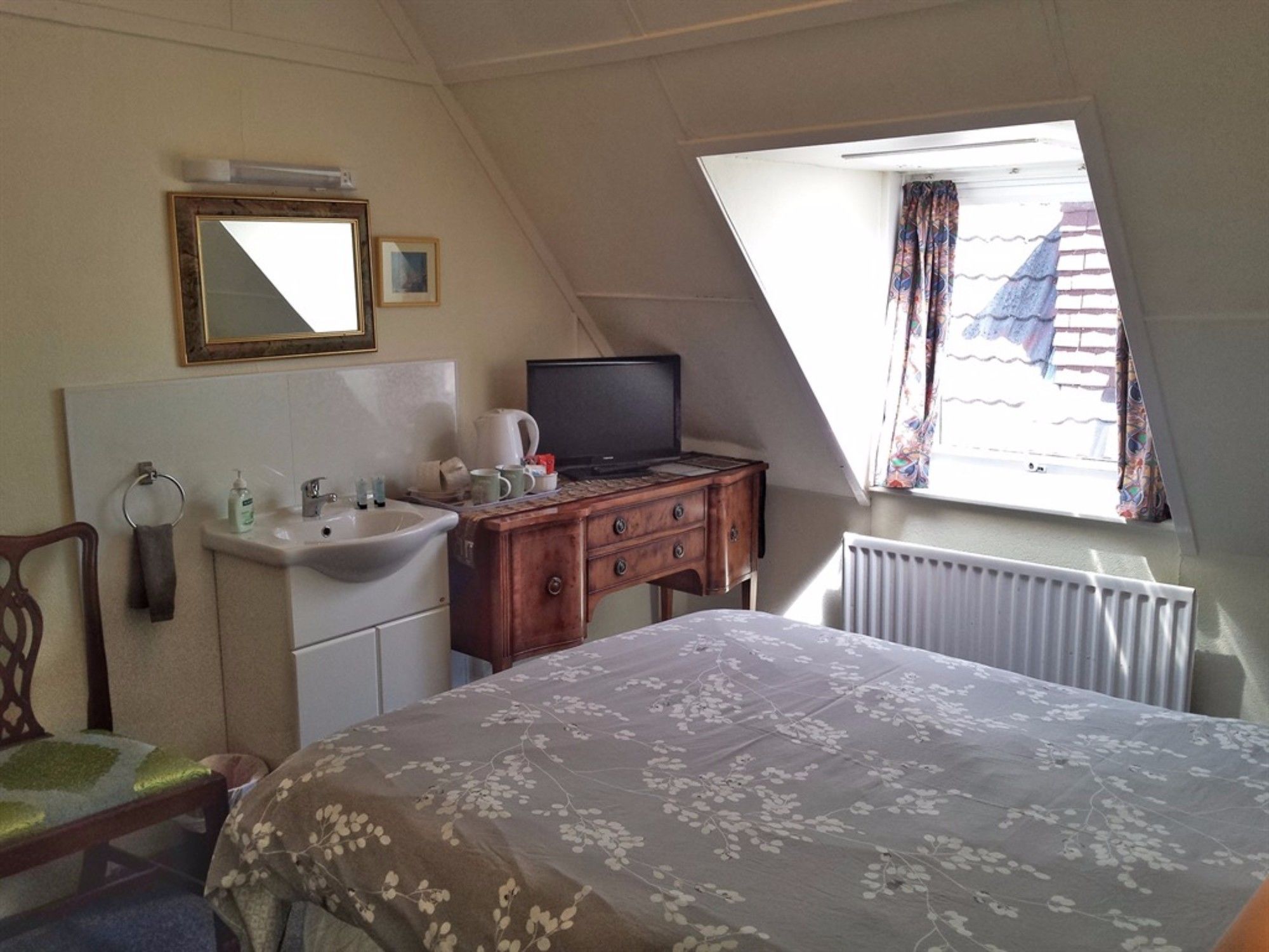 Фото The Ravensbourne Hotel