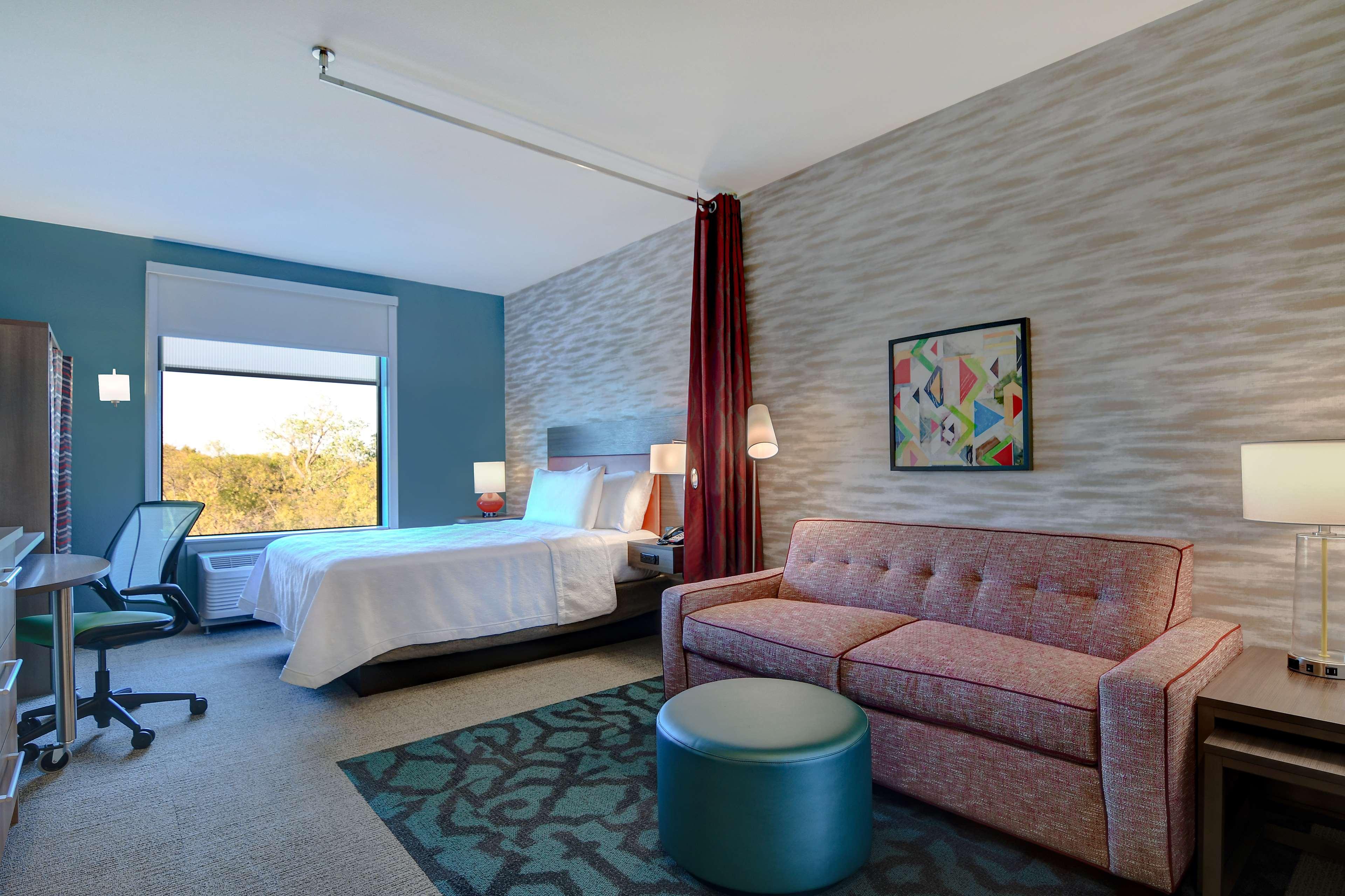 Фото Home2 Suites by Hilton North Plano Hwy 75