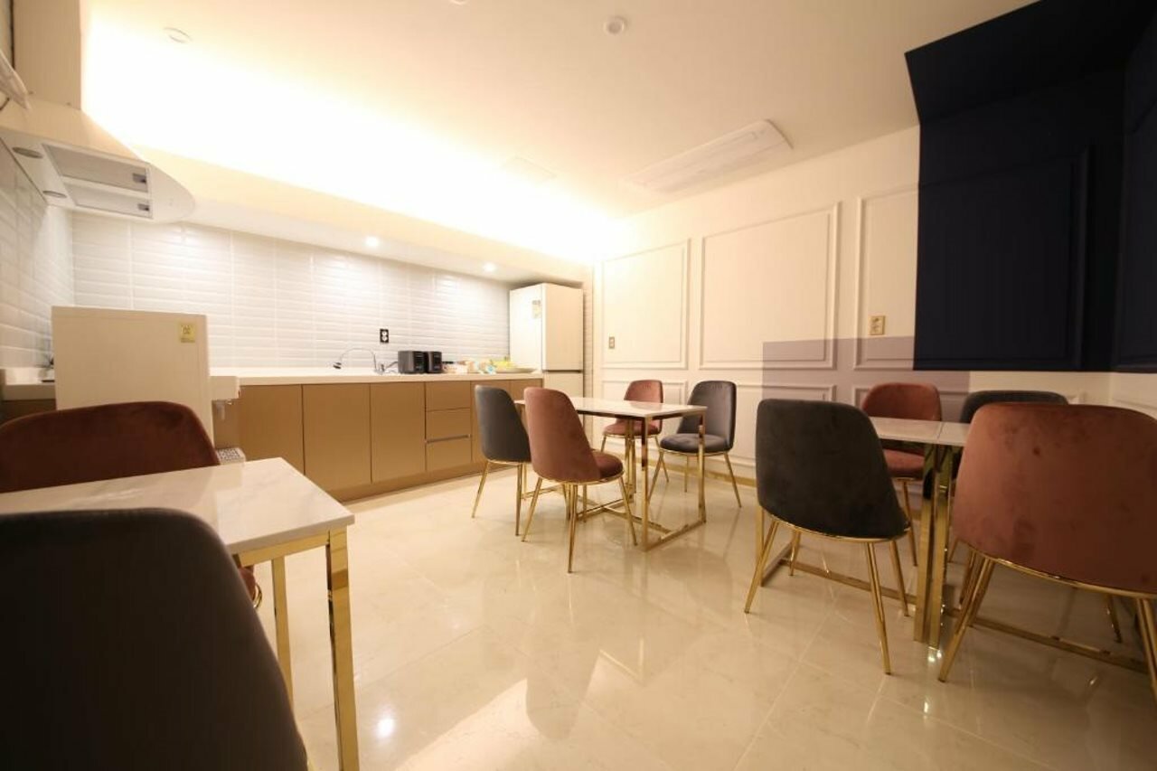 Фото Den Basta Hotel