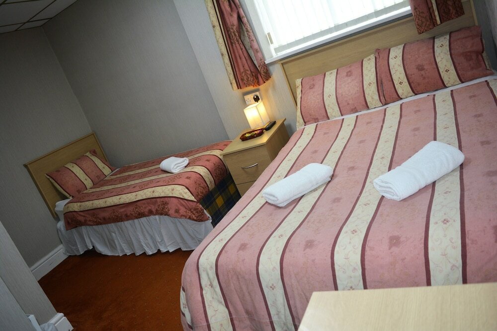 Фото The Albany Hotel