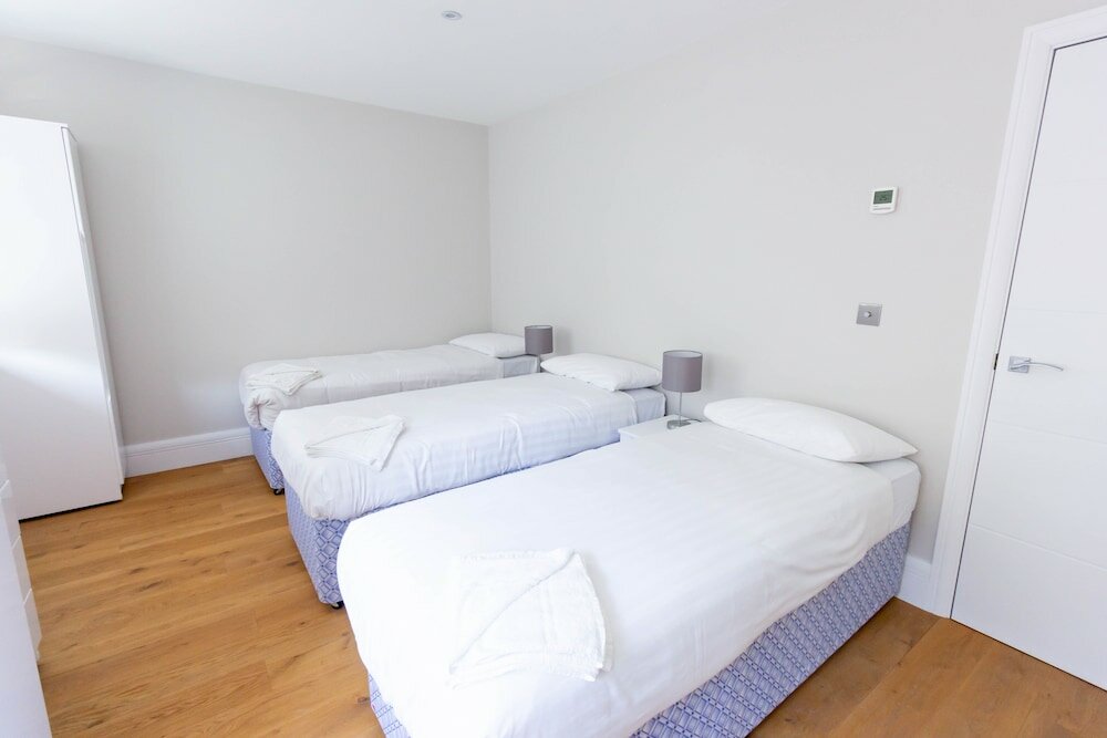 Фото Access Tower Hill