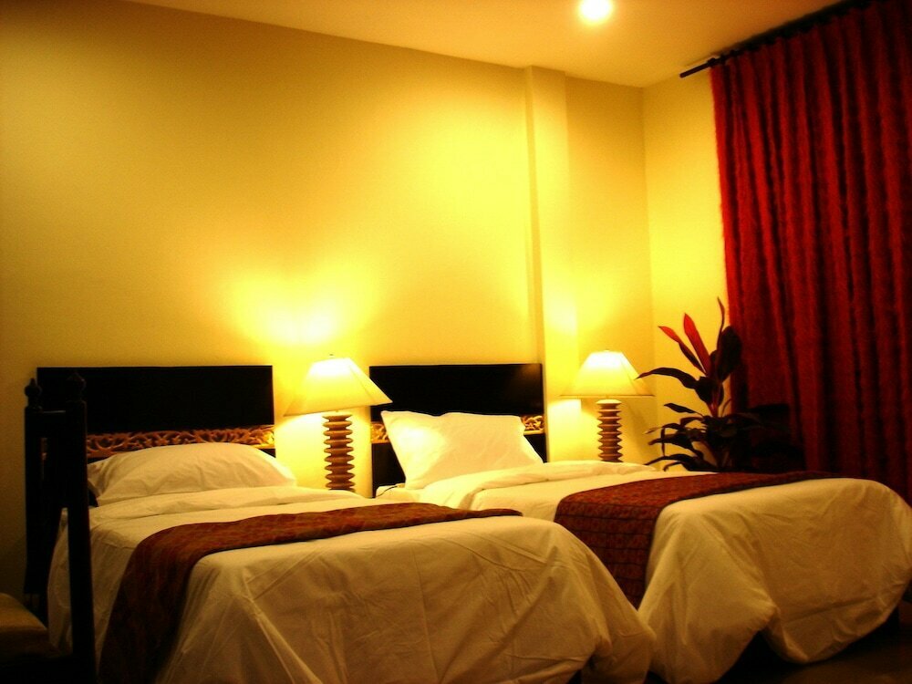 Hotel The Bang Khun Phrom Suites, Bangkok, photo