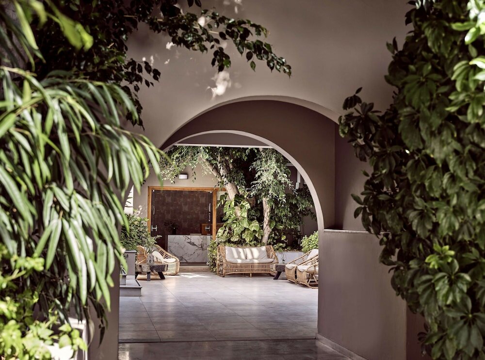 Фото Troulis Aparthotel