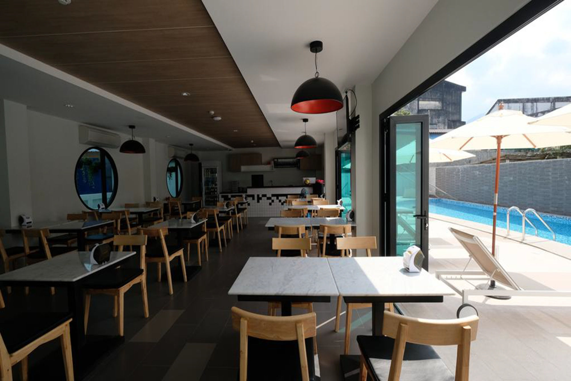 Фото The Galla Hotel