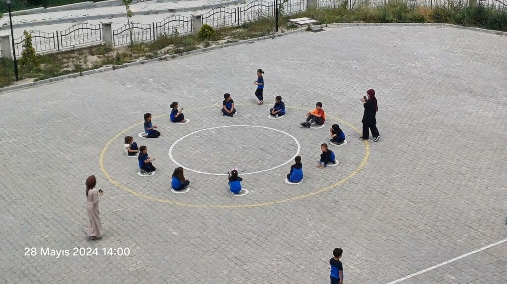 مدرسة ابتدائية Karyagmaz Primary School ، ، صورة