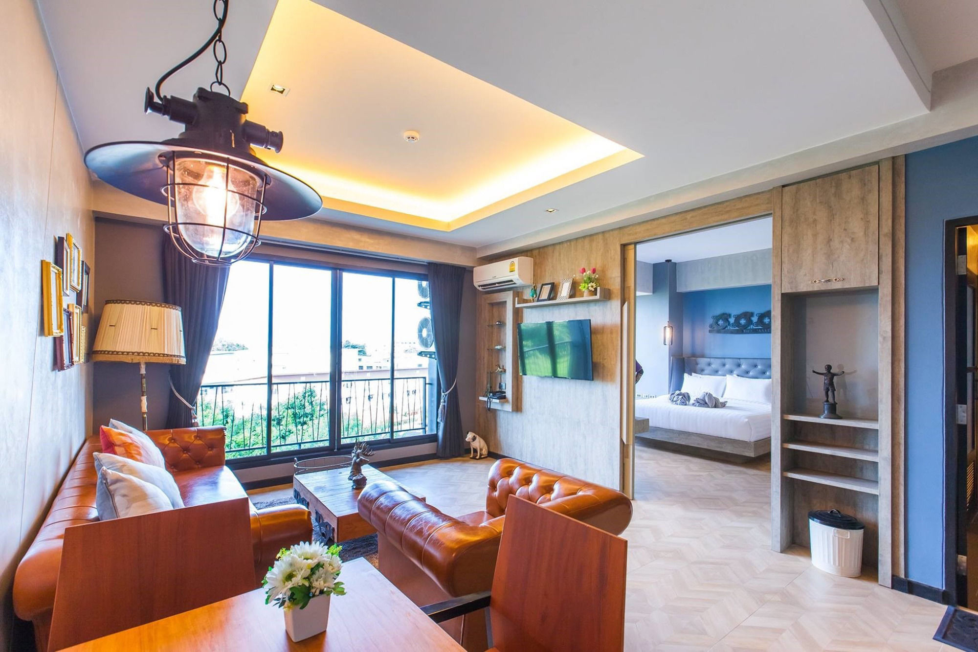 Фото Loftmania Boutique Hotel