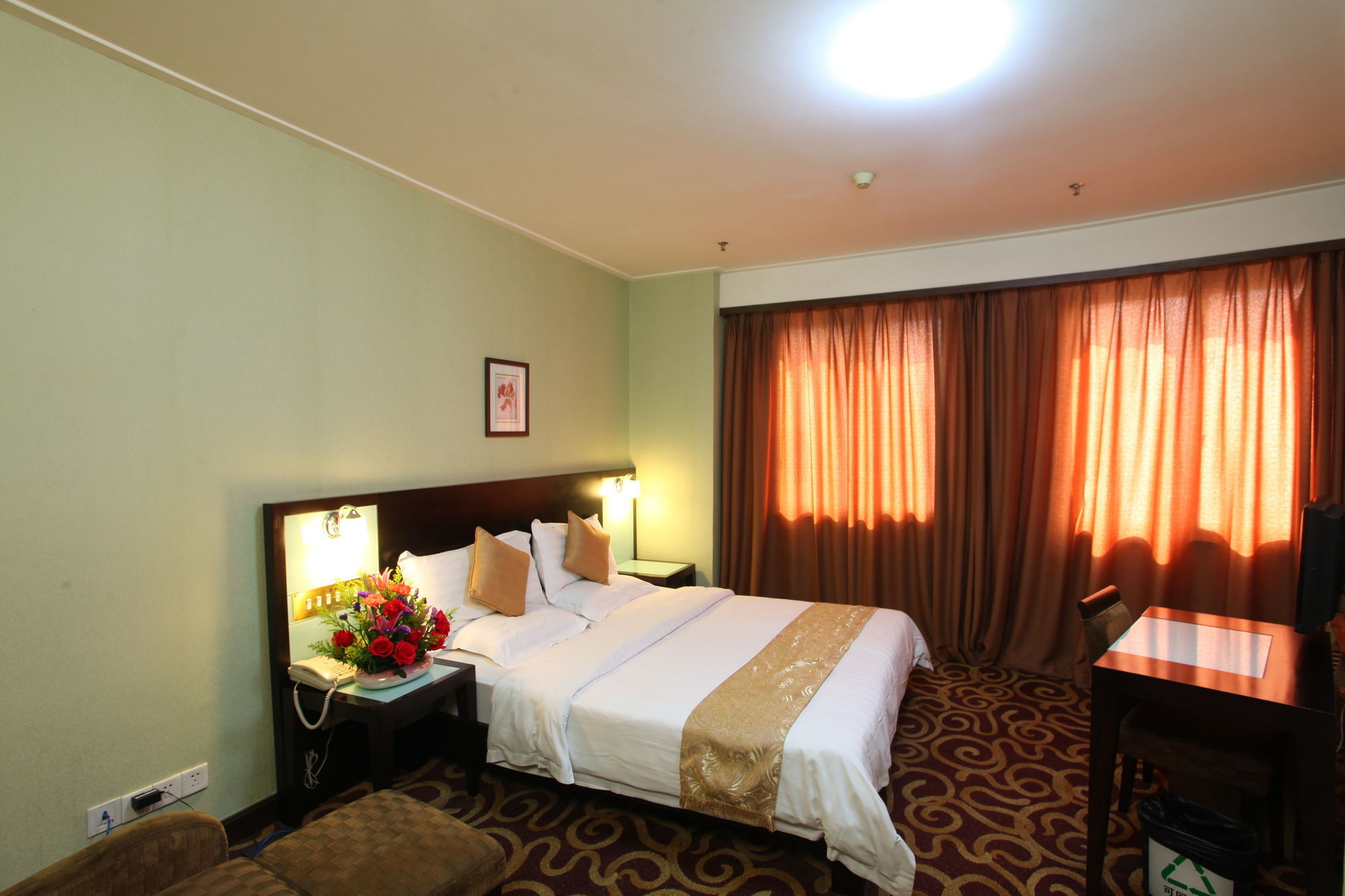 Фото Xin Hua Hotel Guangzhou