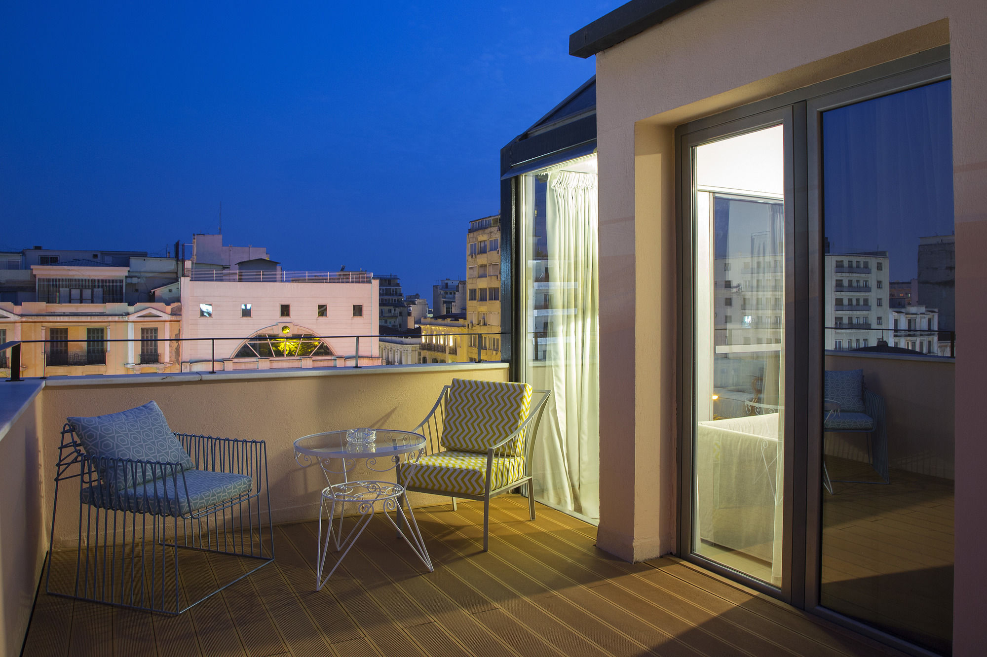 Фото The Caravan