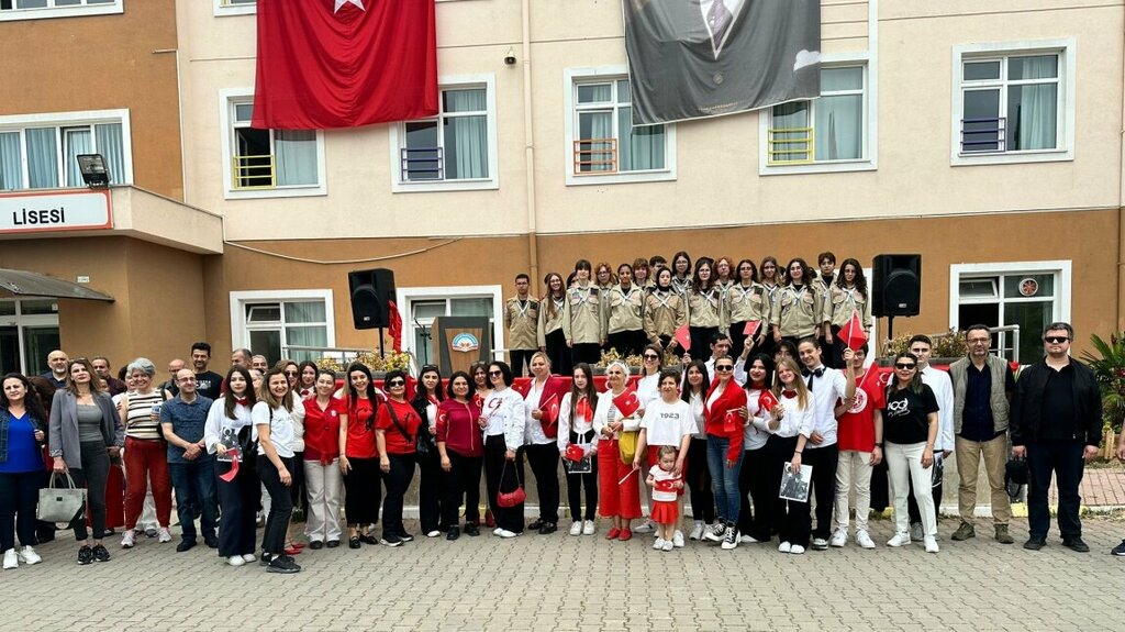 تعليم ثانوي Sahinler Anatolian High School ، بورصة، صورة