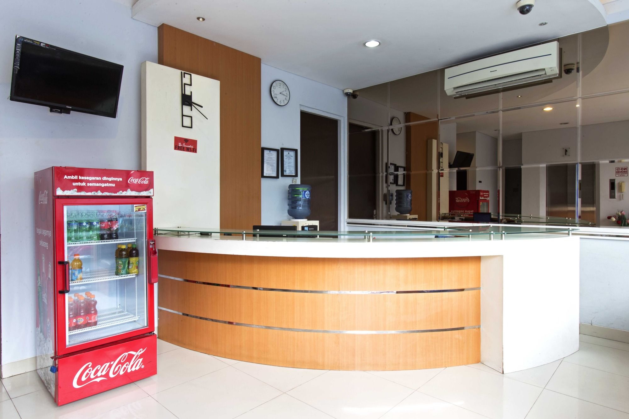 Фото RedDoorz near Thamrin City