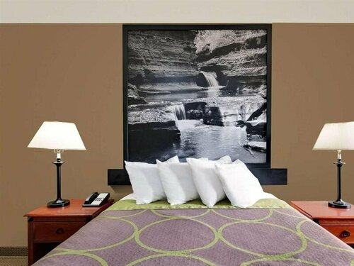 Гостиница Super 8 by Wyndham Ithaca в Итаке
