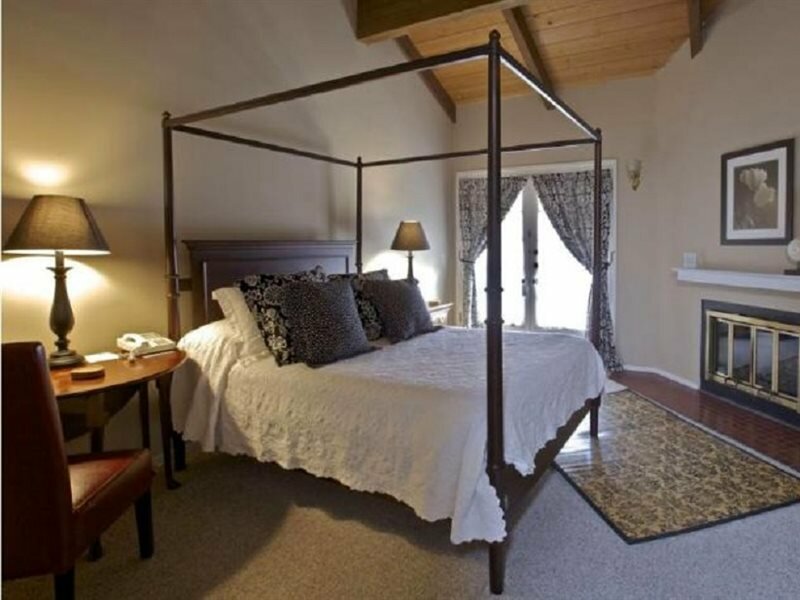 Фото Merritt House Hotel