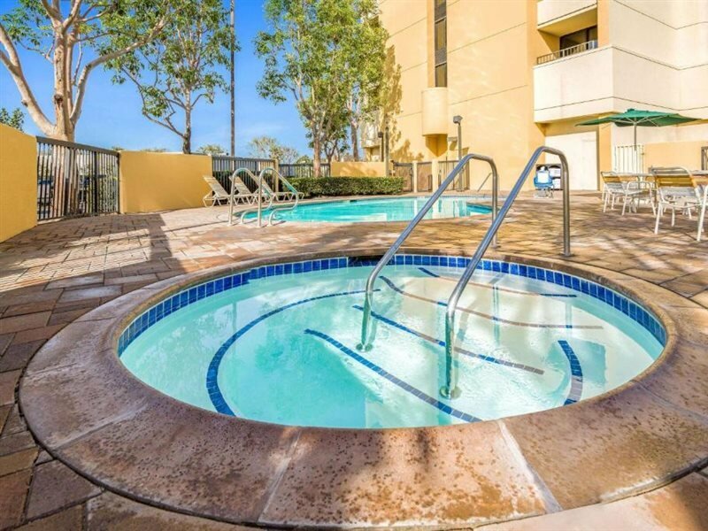 Фото La Quinta Inn & Suites by Wyndham Buena Park