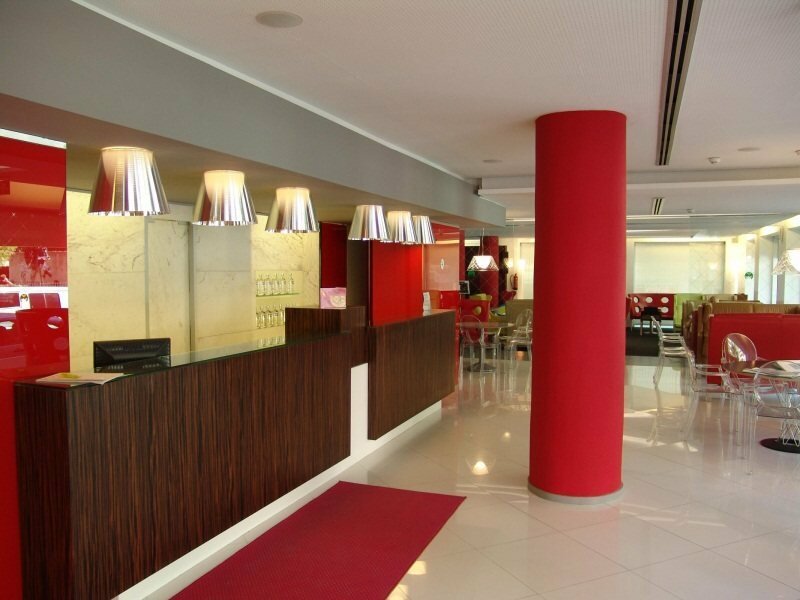 Фото Hotel Oasis Plaza