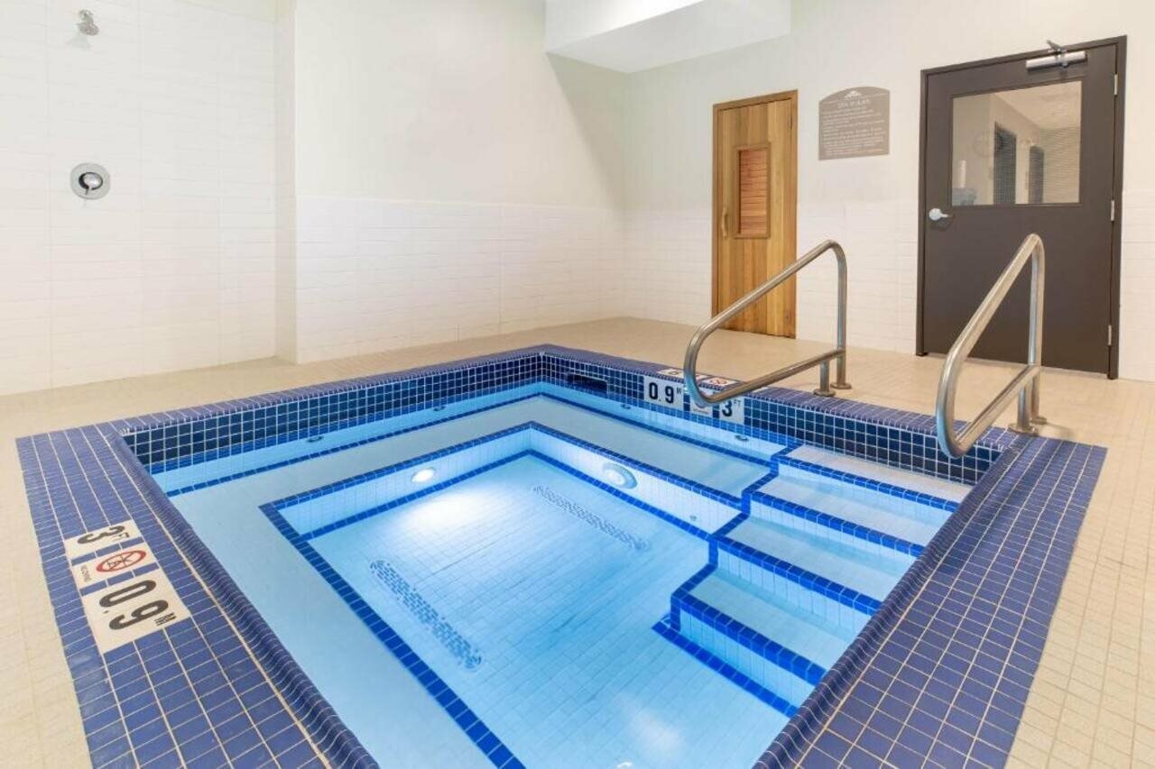 Фото Microtel Inn & Suites by Wyndham Fort Mcmurray