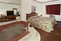 Фото Americas Best Value Inn Livonia Detroit