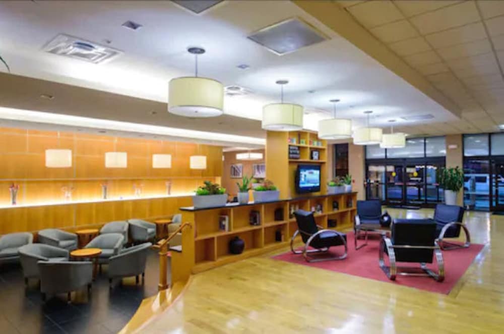 Фото Metro Points Hotel