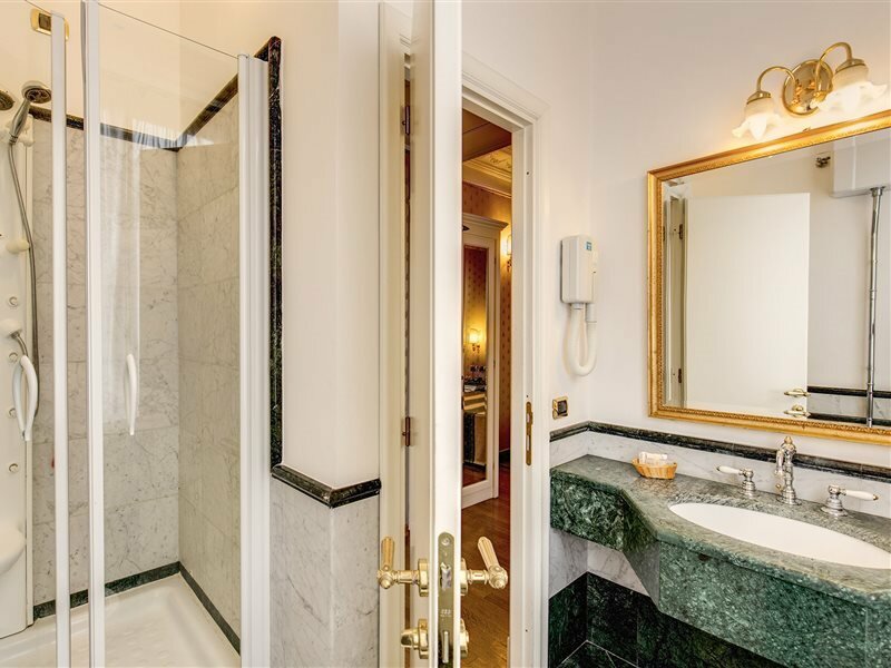 Фото Hotel La Lumiere di Piazza di Spagna